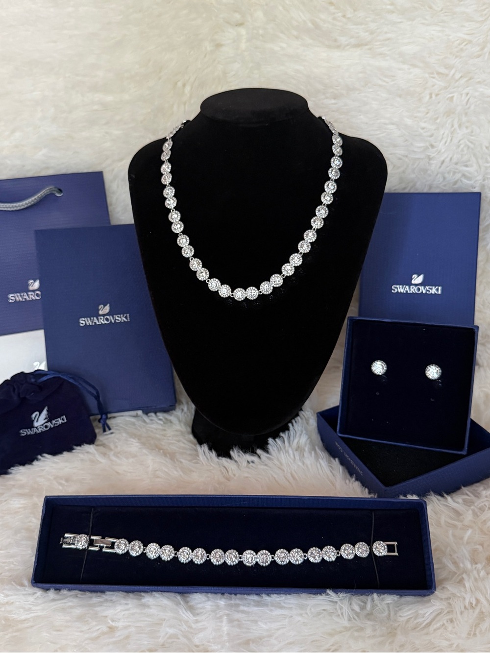 Swarovski Una Angelic Necklace Set